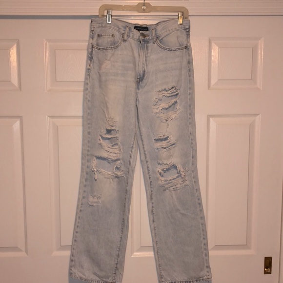 “Aeropostale” light wash, ripped, slouch fit, skater jeans, size 6 - Picture 4 of 14